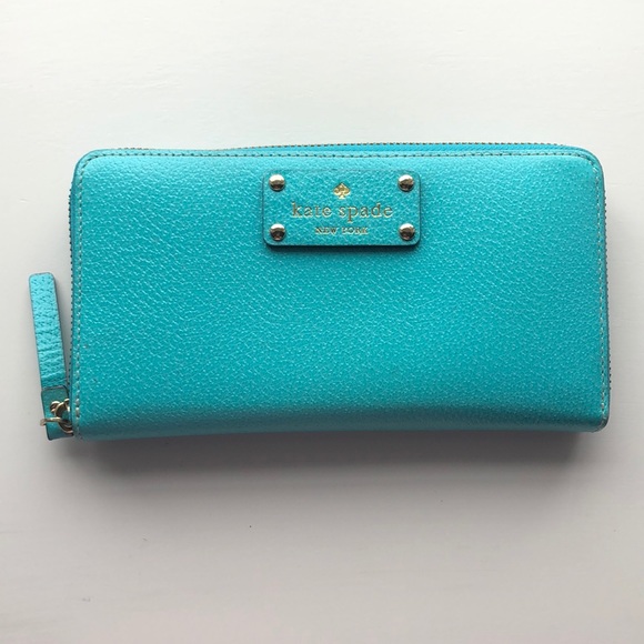 kate spade Handbags - like new Kate Spade Zip Wallet - price firm
